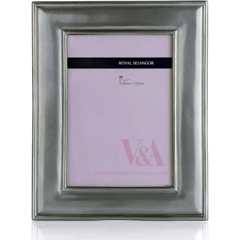 Royal Selangor V and A The Inspired English Photo Frame 5R
