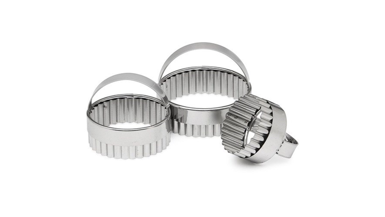 Appetito 3 Piece Stainless Steel Crinkle Dough and Scone Cutters with Handle