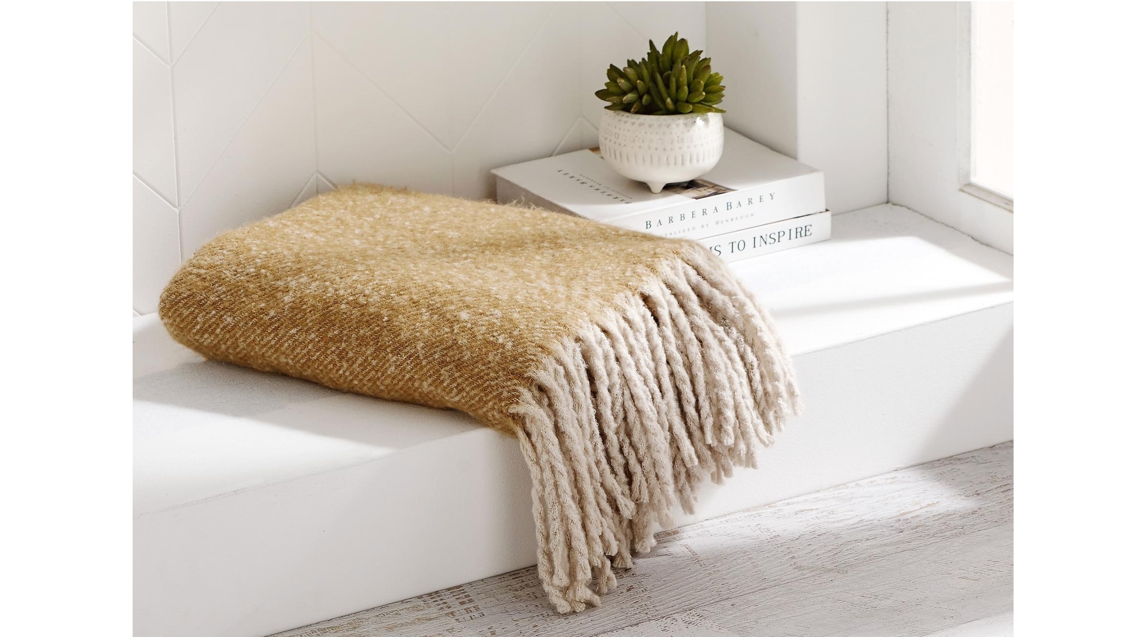 L'Avenue Nala Ochre Throw - Medium