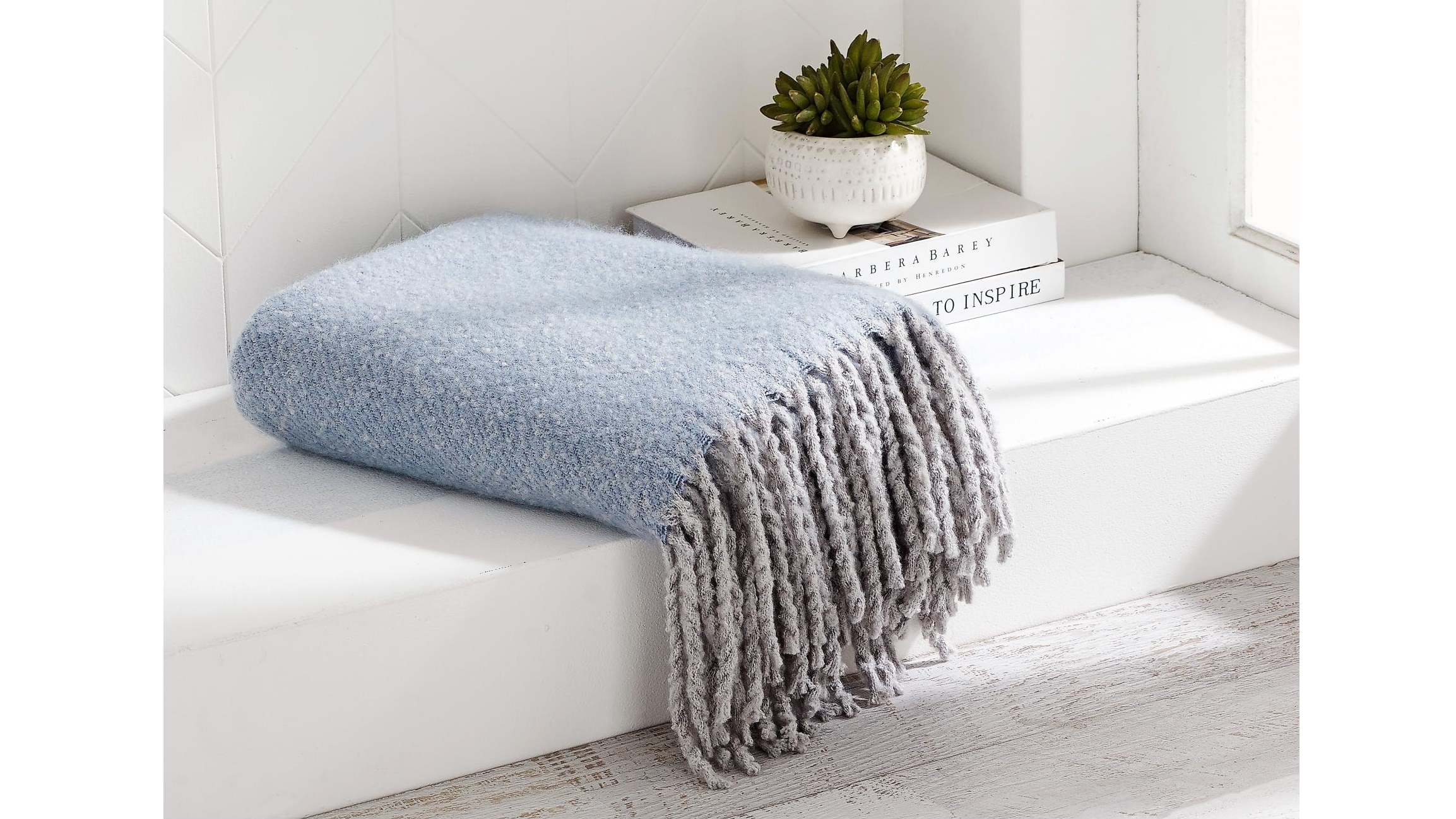 L'Avenue Nala Sky Throw - Medium