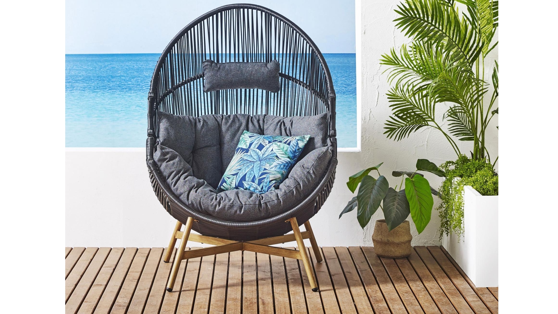 Hanging egg clearance chair harvey norman