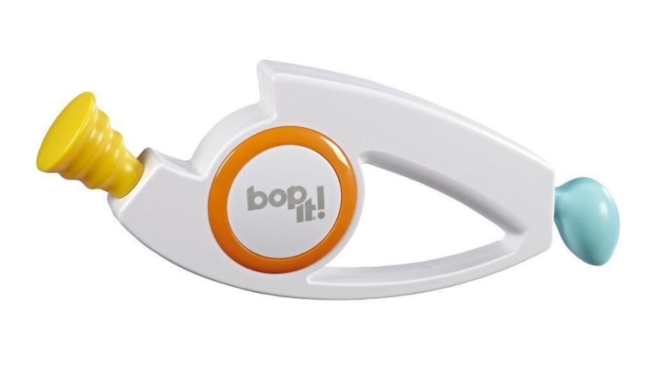 Hasbro E6393 Hasbro Gaming Bop It. Electronic Game