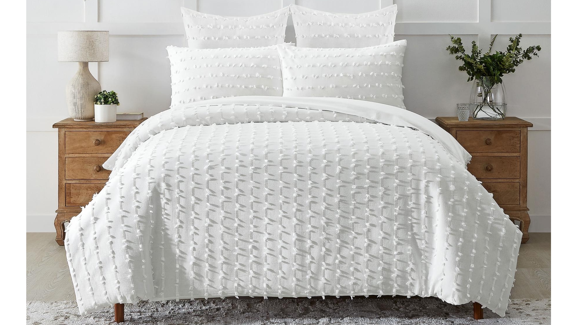 L'Avenue Gaia White Quilt Cover Set