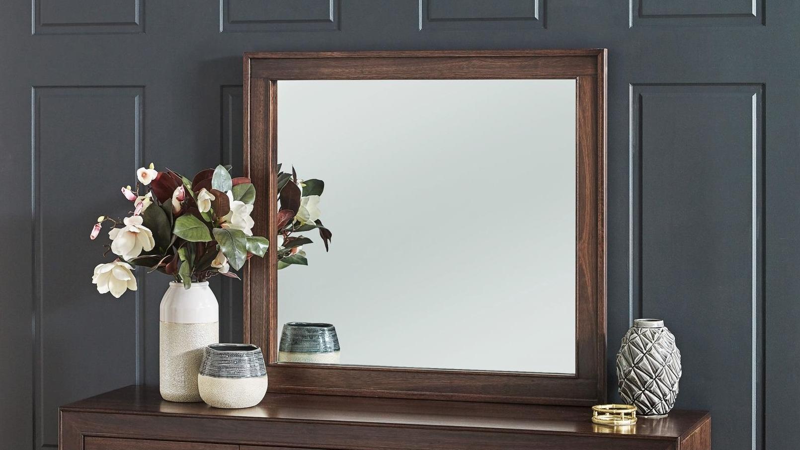 Bellevue Mirror
