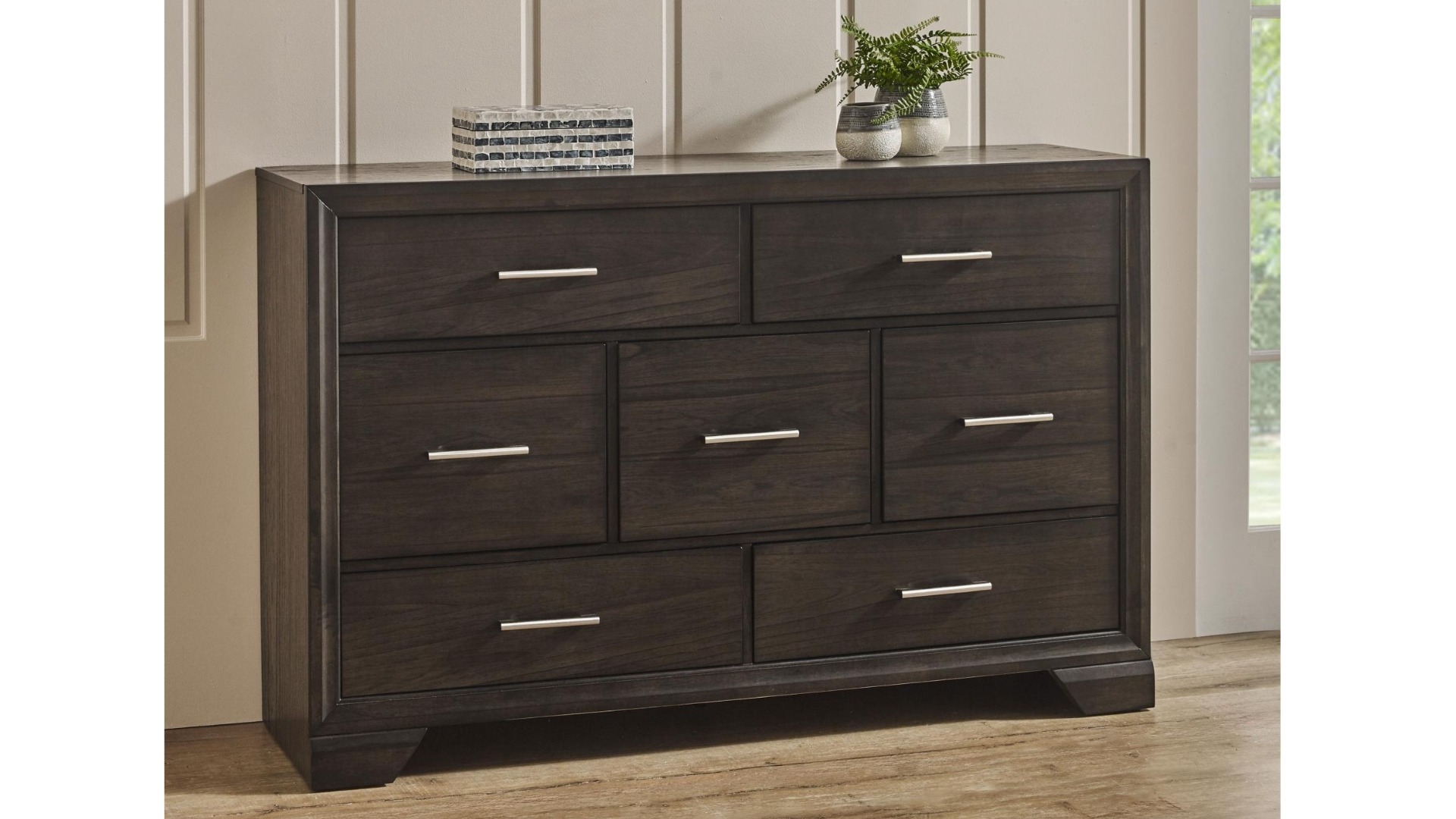 Amalfi 7-Drawer Dresser