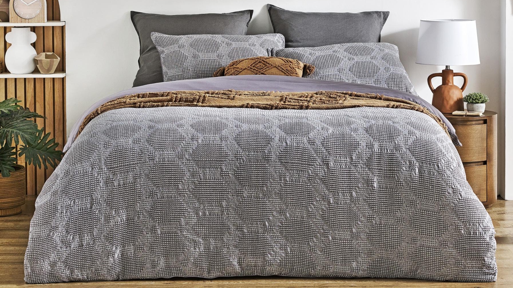 L'Avenue Ezra Waffle Charcoal Quilt Cover Set - Double