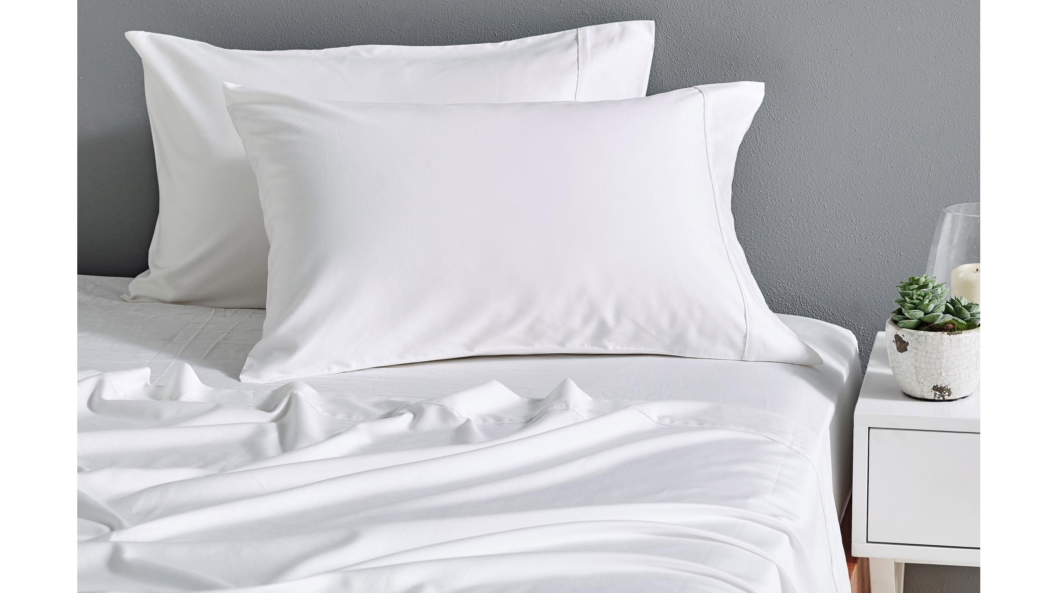 L'Avenue 500 Thread Count Bamboo/Cotton White Standard Pillowcase Set