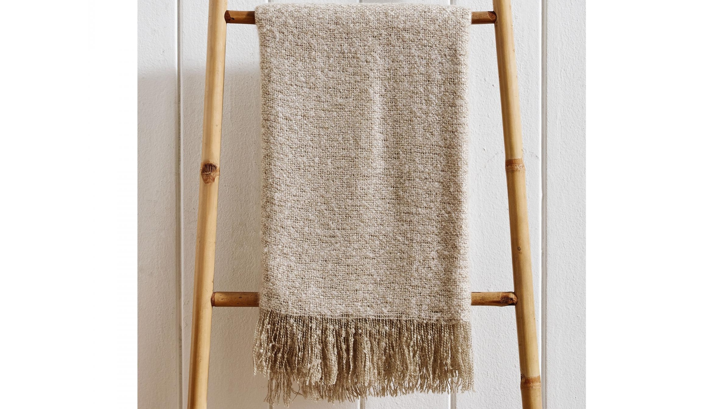 L'Avenue Lumi Stone Throw
