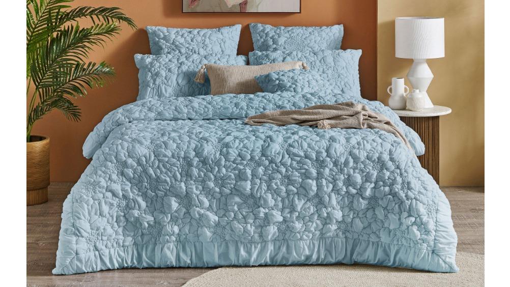 L'Avenue Luxury Magnolia Quilted Sky Quilt Cover Set - Double