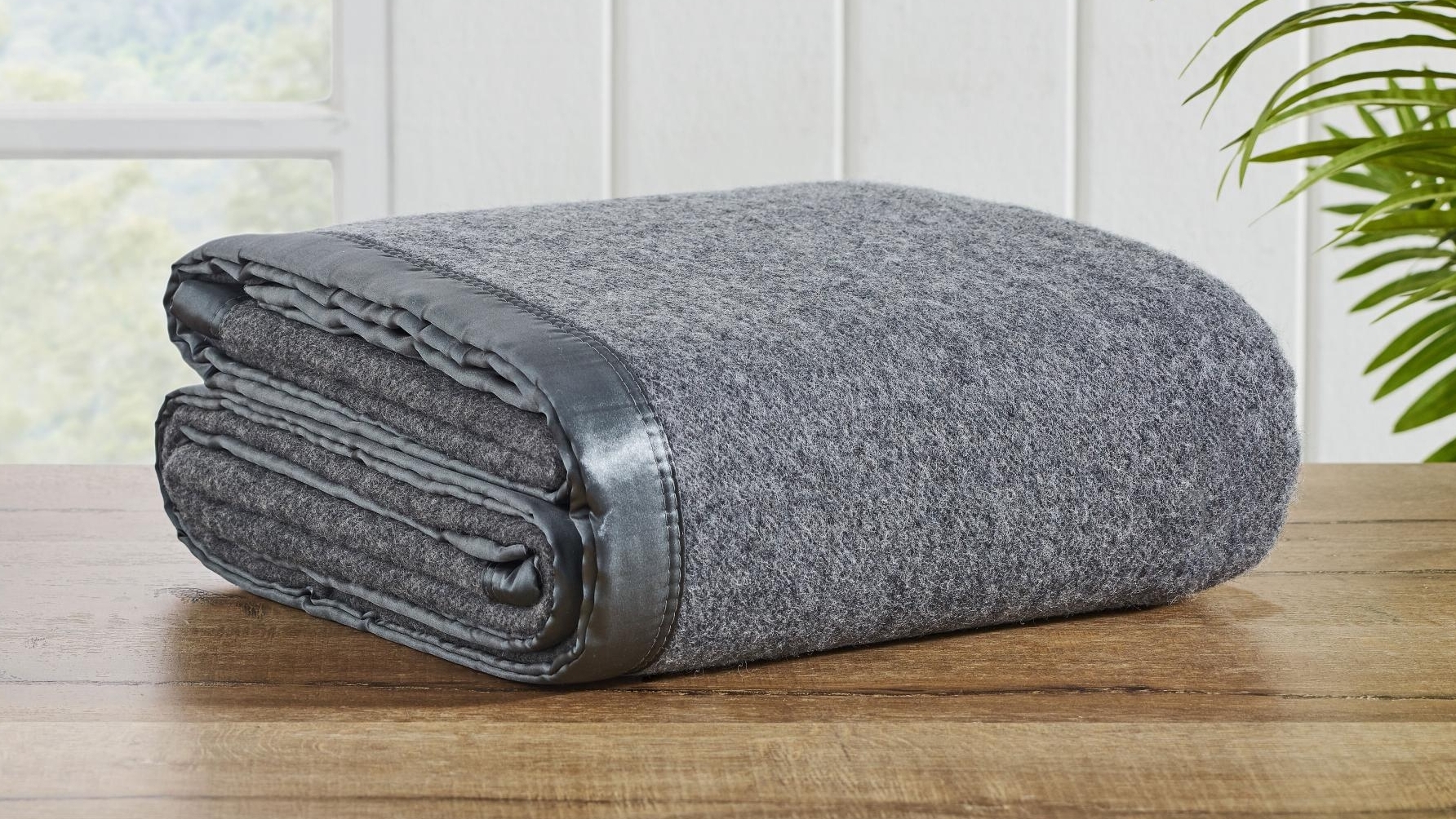 L'Avenue Charcoal Wool Blanket - Queen/King
