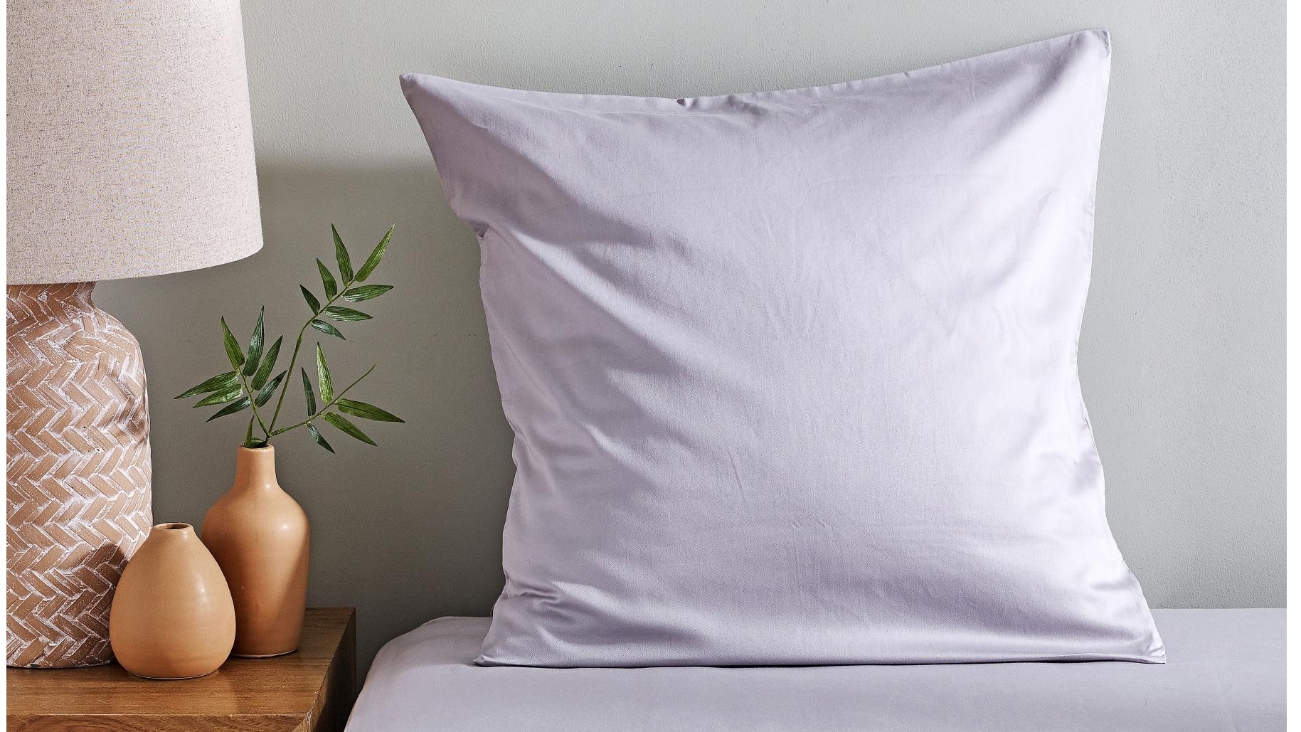 L'Avenue 300 Thread Count Cotton Silver European Pillowcase
