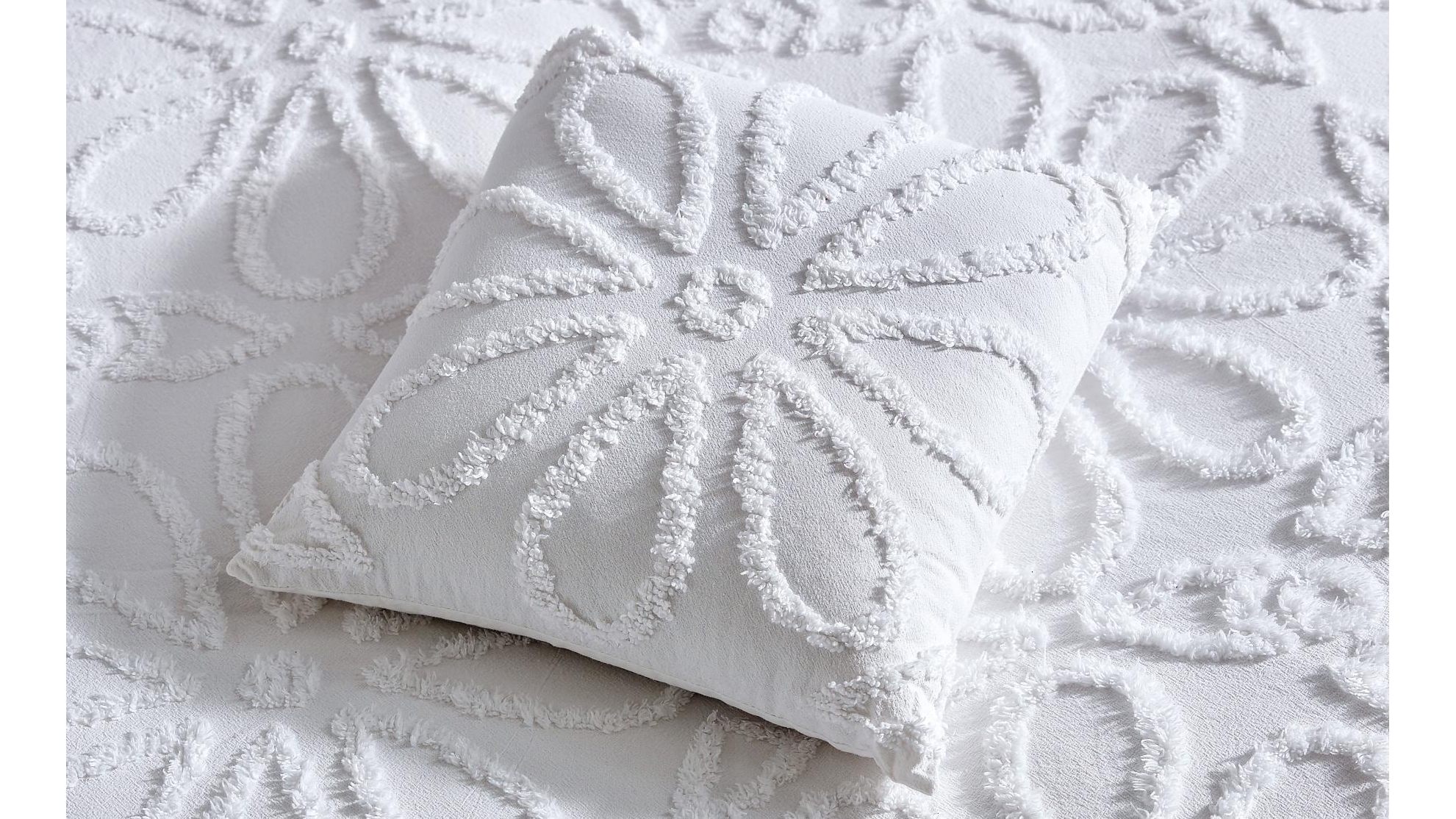 Lendini White Square Cushion