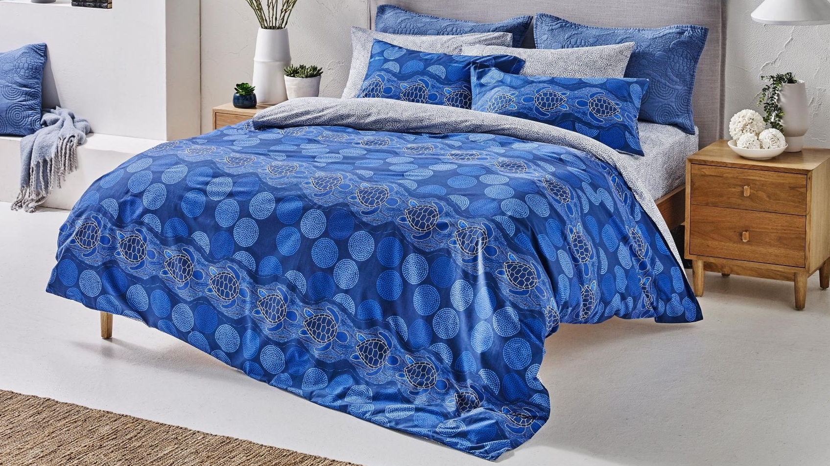 Ngunandhira Migrating Turtles Navy Quilt Cover Set - Super King