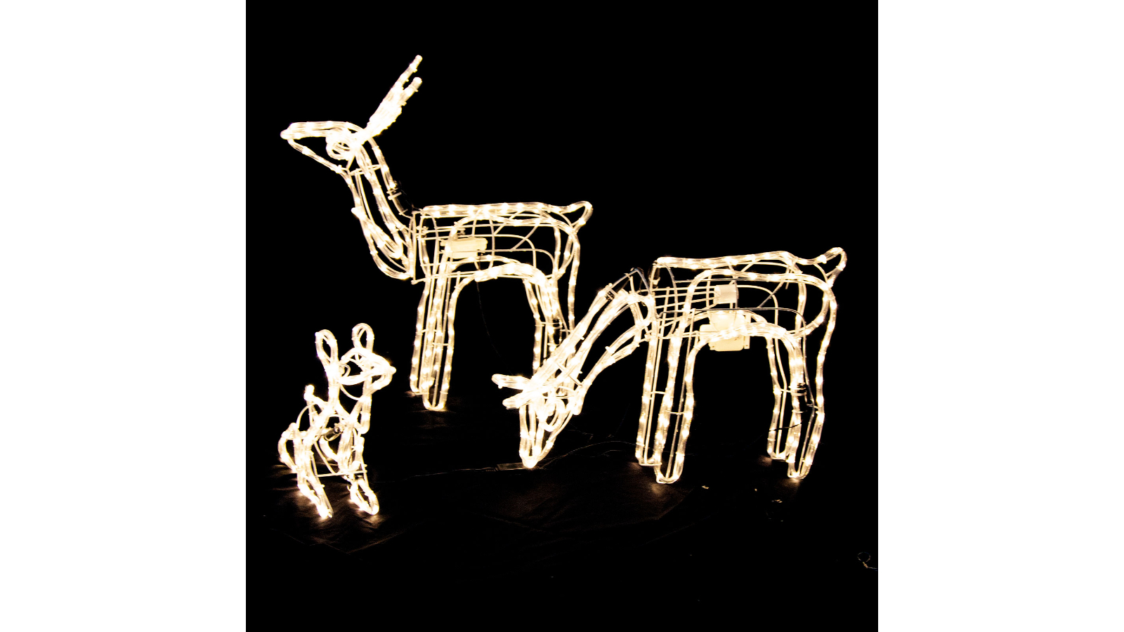 Hisen Set of 3 Moving Head Reindeer Family Rope Light for Christmas Yard Decoration