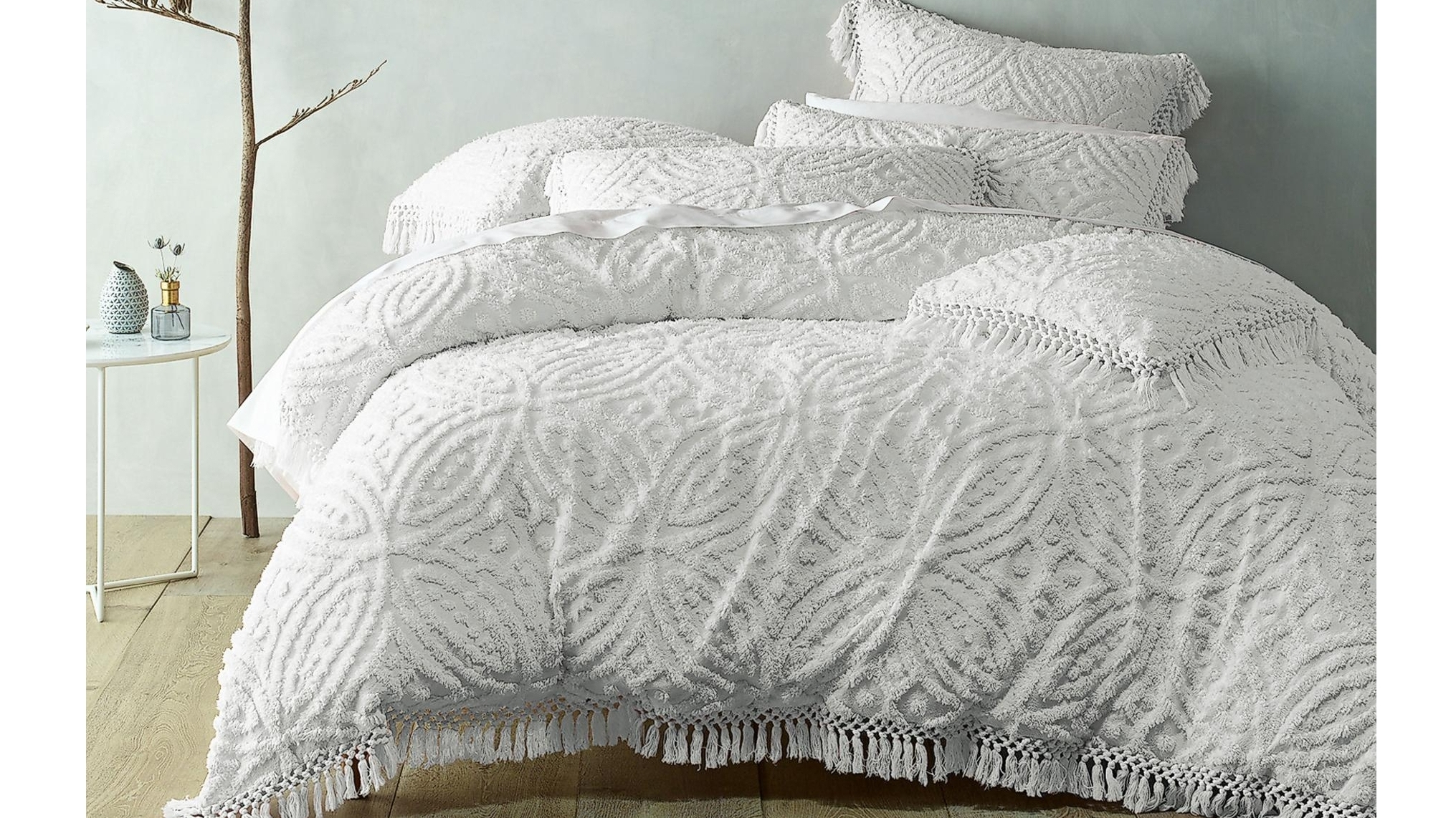 Savannah White Quilt Cover Set - Queen