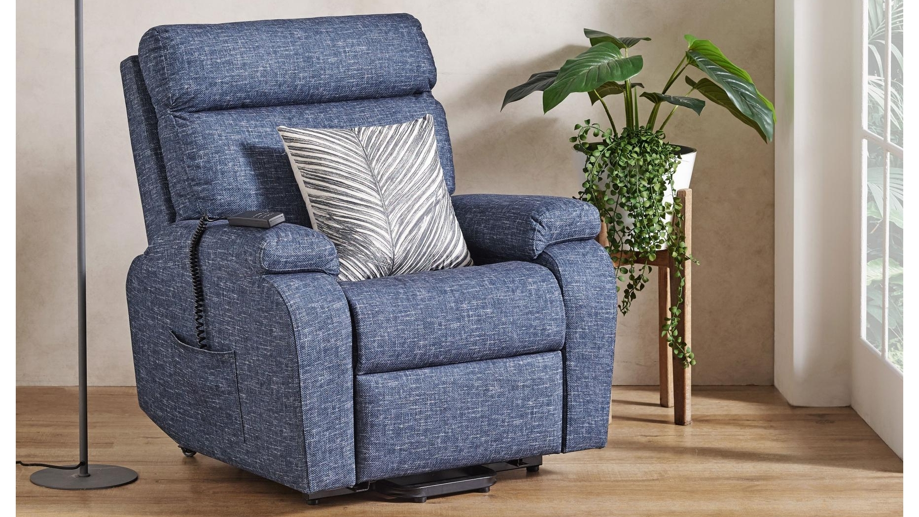 Harvey norman electric recliner online lift chairs