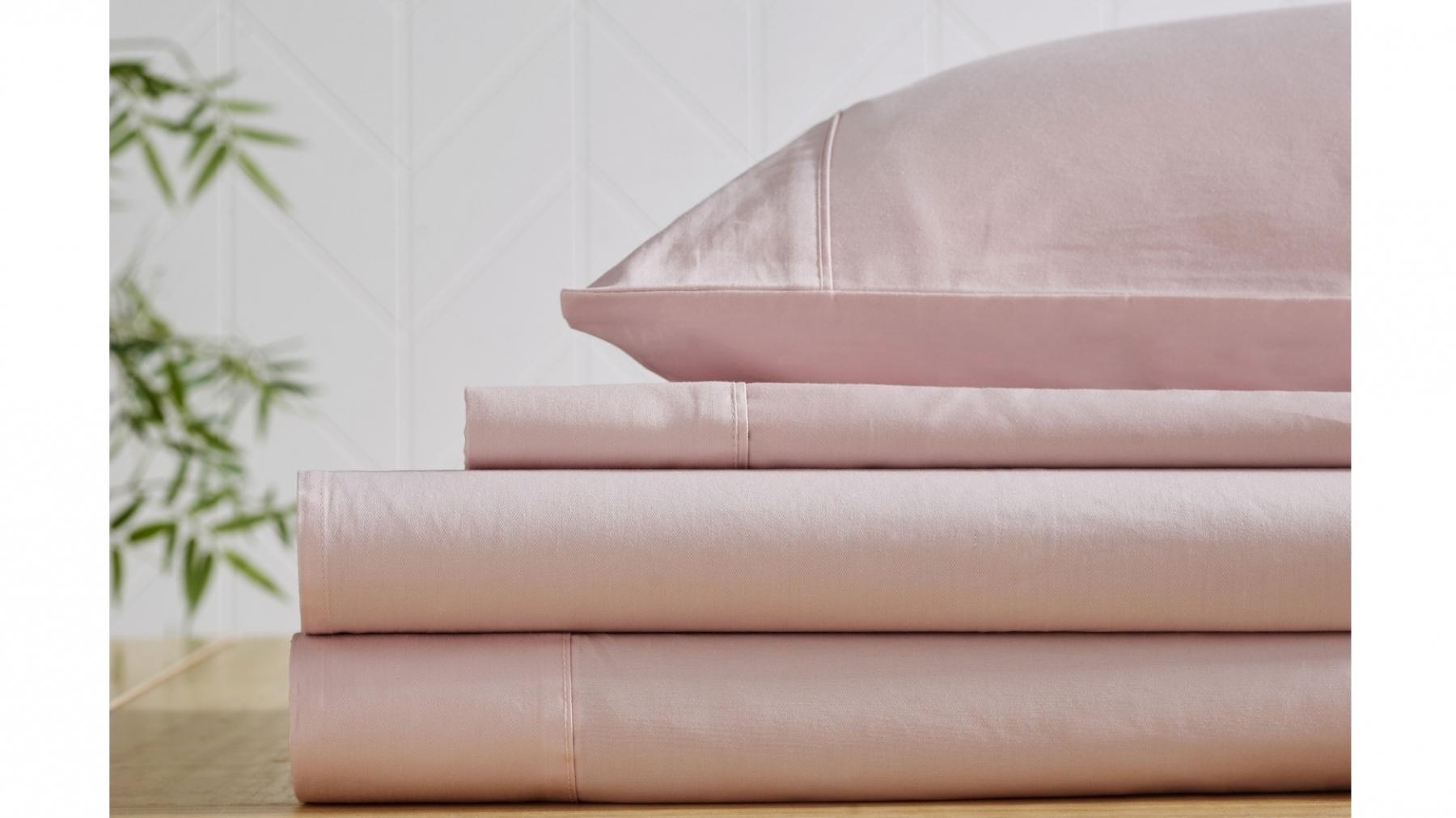 L'Avenue 300 Thread Count Blush Fitted Sheet - Double