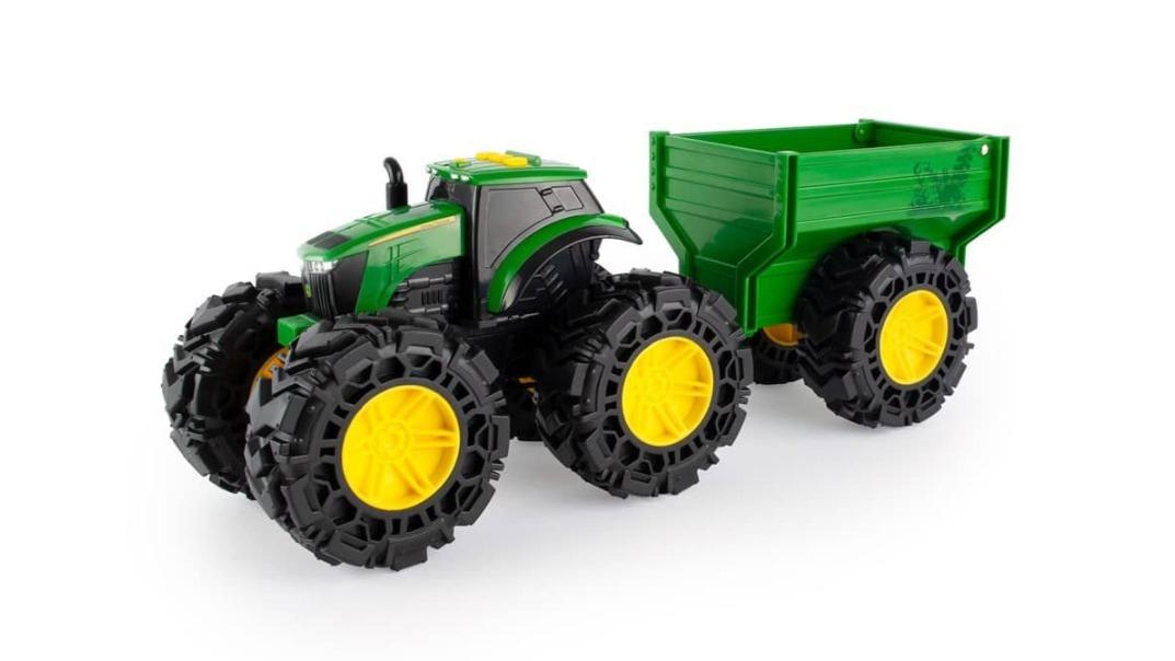 John Deere New Version Tomy Treads with Wagon Beach Toy - 20cm