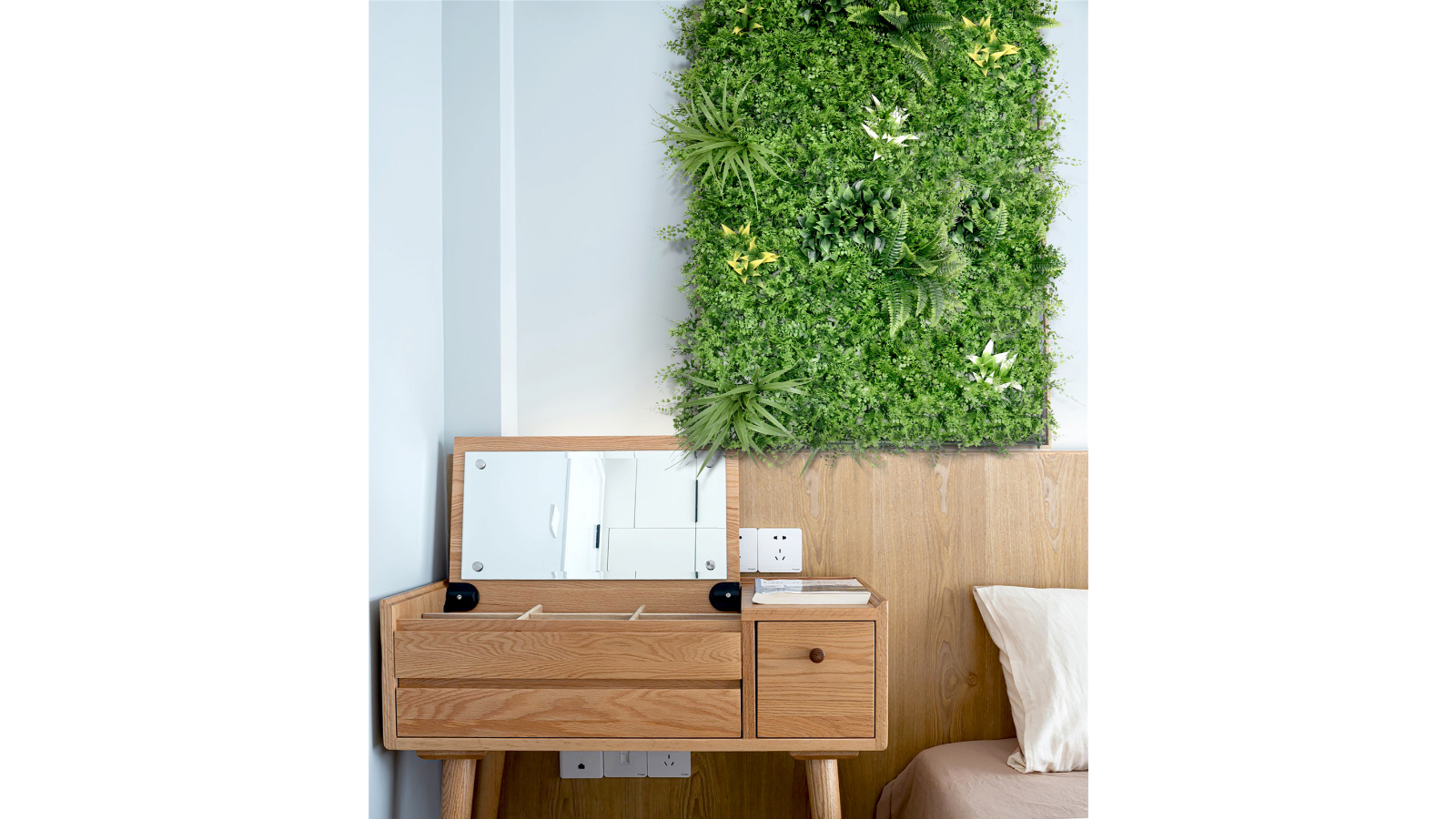 YES4HOMES Green Artificial Plant Wall Grass Panel Vertical Garden Tile