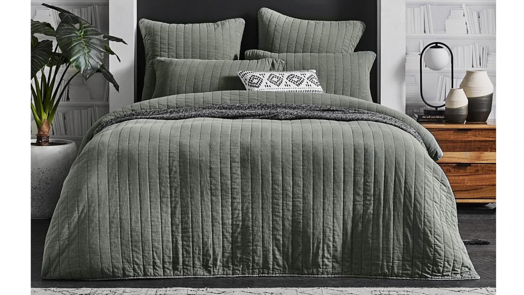 L'Avenue Bondi Quilted Sage Quilt Cover Set - King