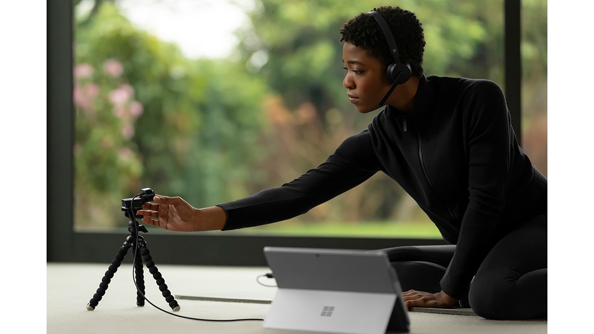 Microsoft Modern Webcam - Black | Harvey Norman