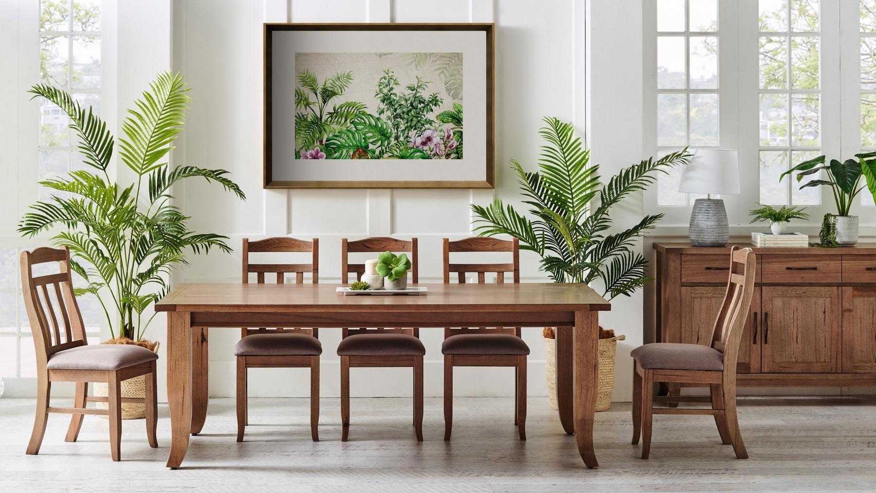 Montrose Dune Dining Setting