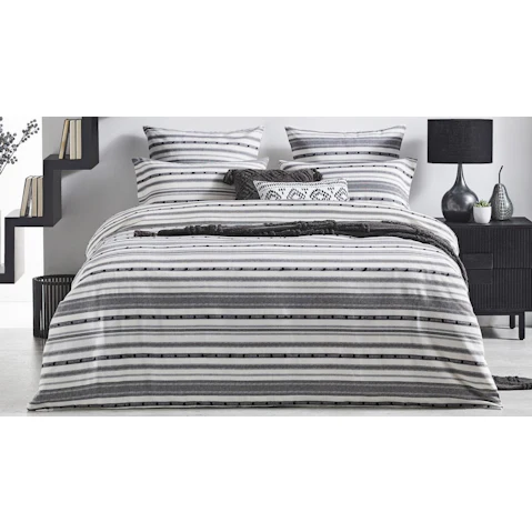 L'Avenue Erskine Quilt Cover Set