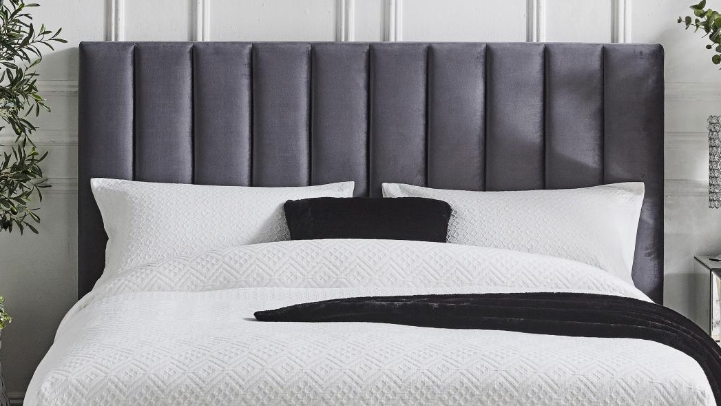 Garnet Charcoal Velvet Bedhead - Queen