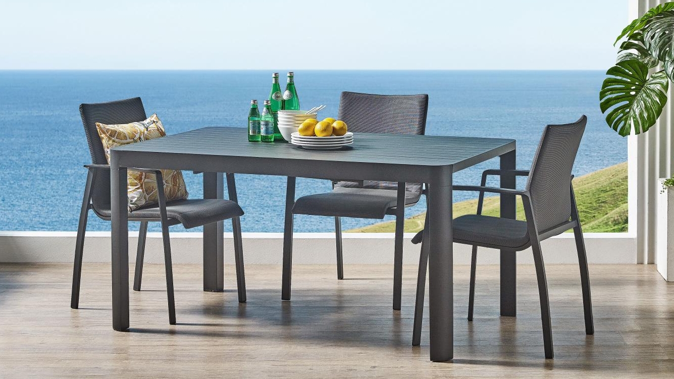 Baska Outdoor Extension Dining Setting 