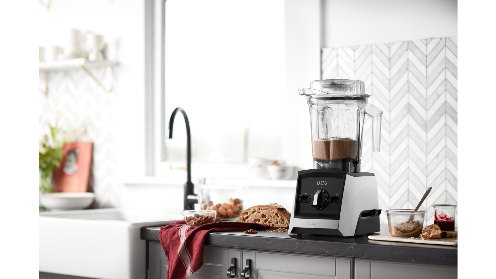 Vitamix® Ascent® Series A2500i HighPerformance Blender White