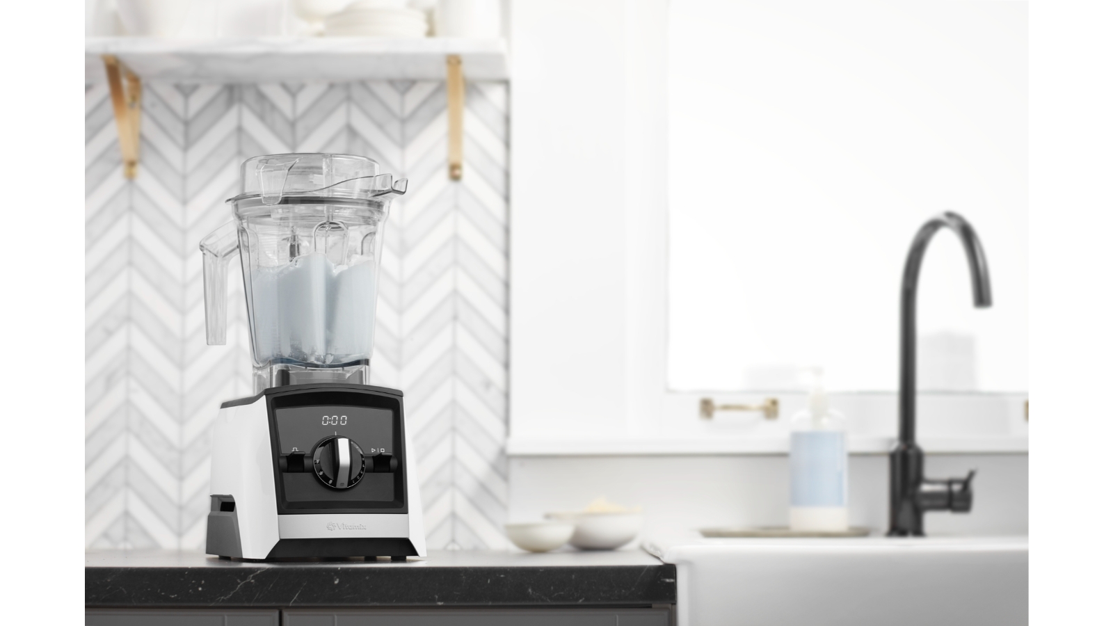 Vitamix® Ascent® Series A2500i HighPerformance Blender White