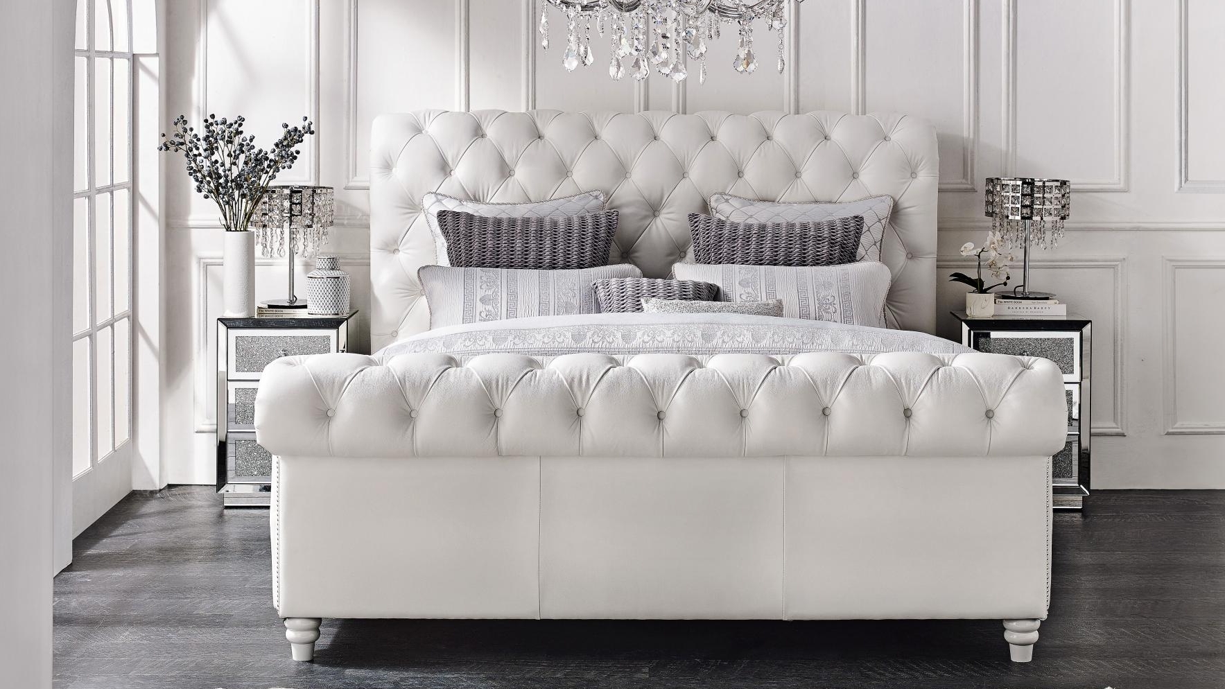 Heirloom Queen Bed - Villa Glacier