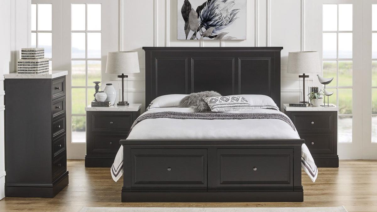 Montauk 2-Drawer Black Bed - Queen