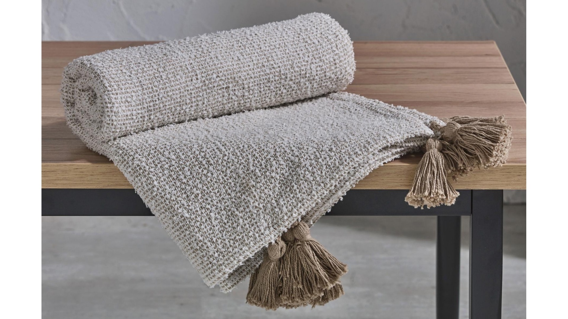 L'Avenue Postiano Chenille Throw