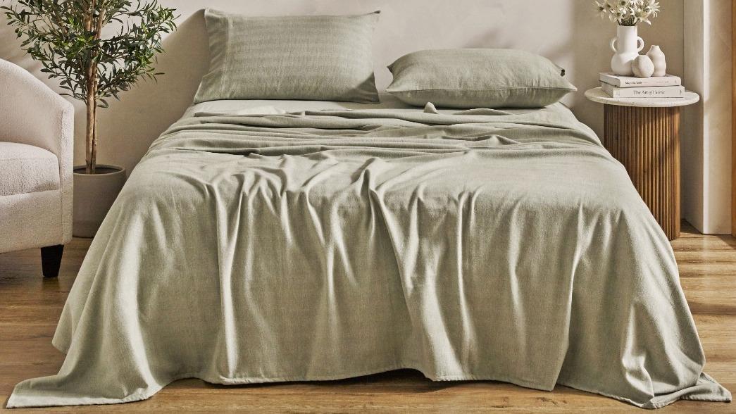 L'Avenue Heather Sage Sheet Set - King