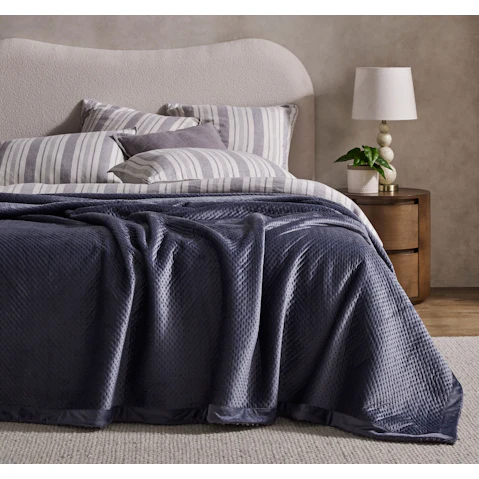 L'Avenue Aurora Charcoal Blanket - Queen/King