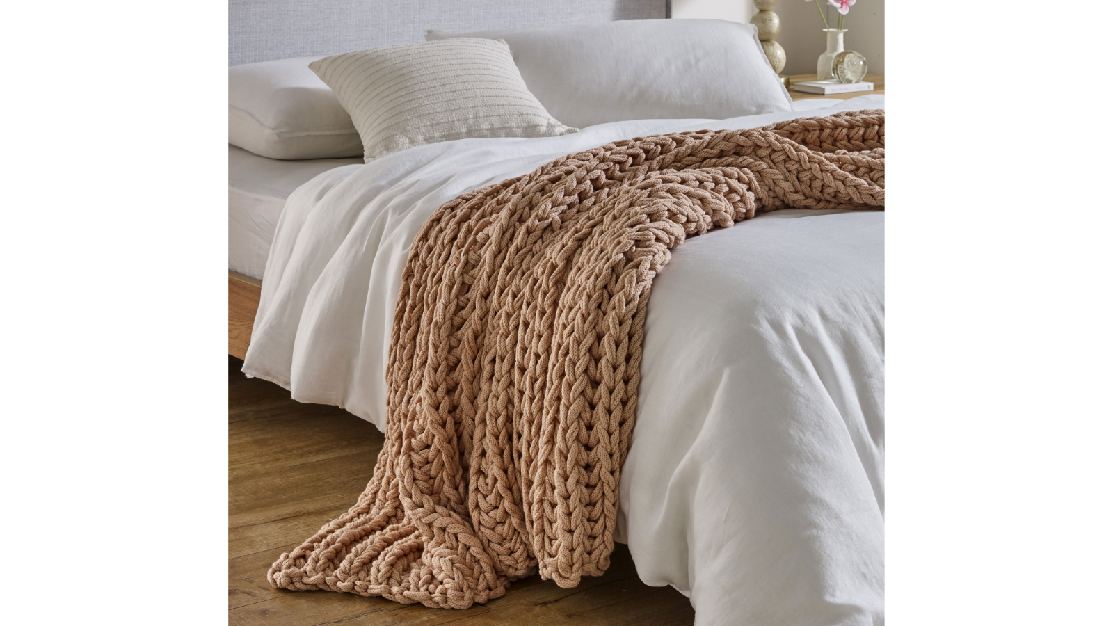 L'Avenue Luxury Aria Chunky Throw - Frappe