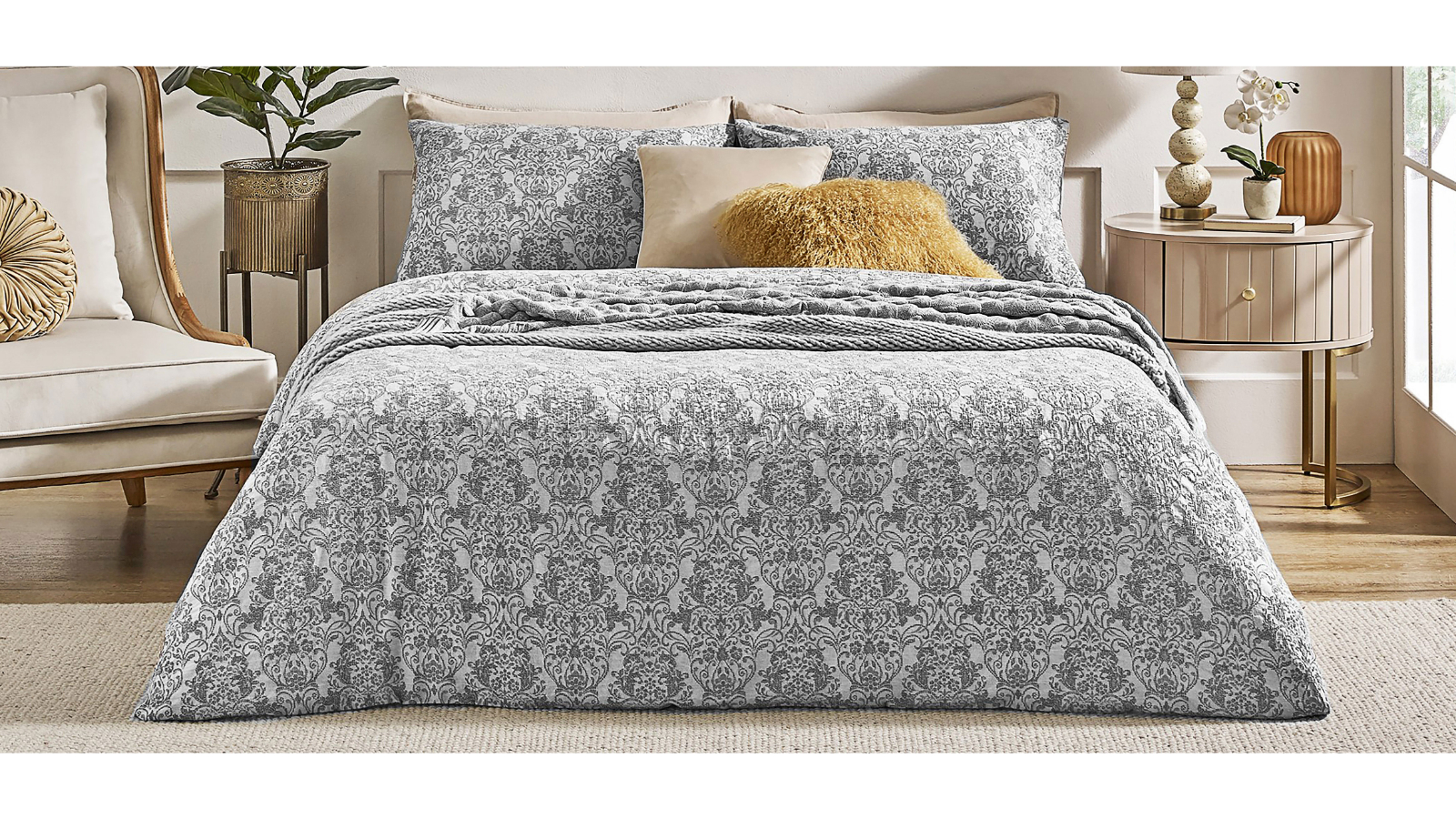 L'Avenue Luxury Danica Silver Quilt Cover Set - Super King