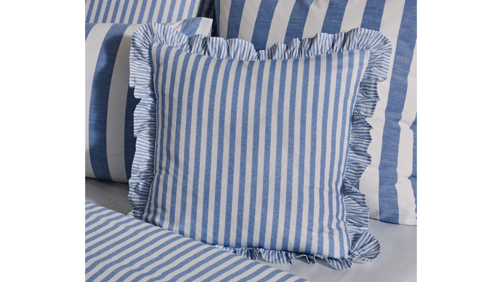 L'Avenue Lifestyle Marina Square Cushion
