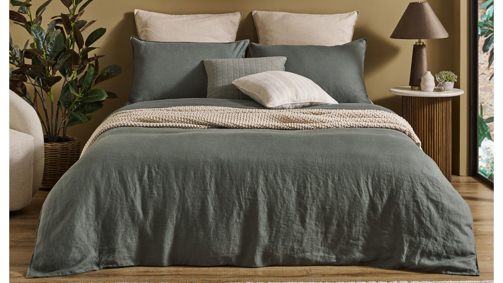 L'Avenue Linen Pine Green Quilt Cover Set - Double
