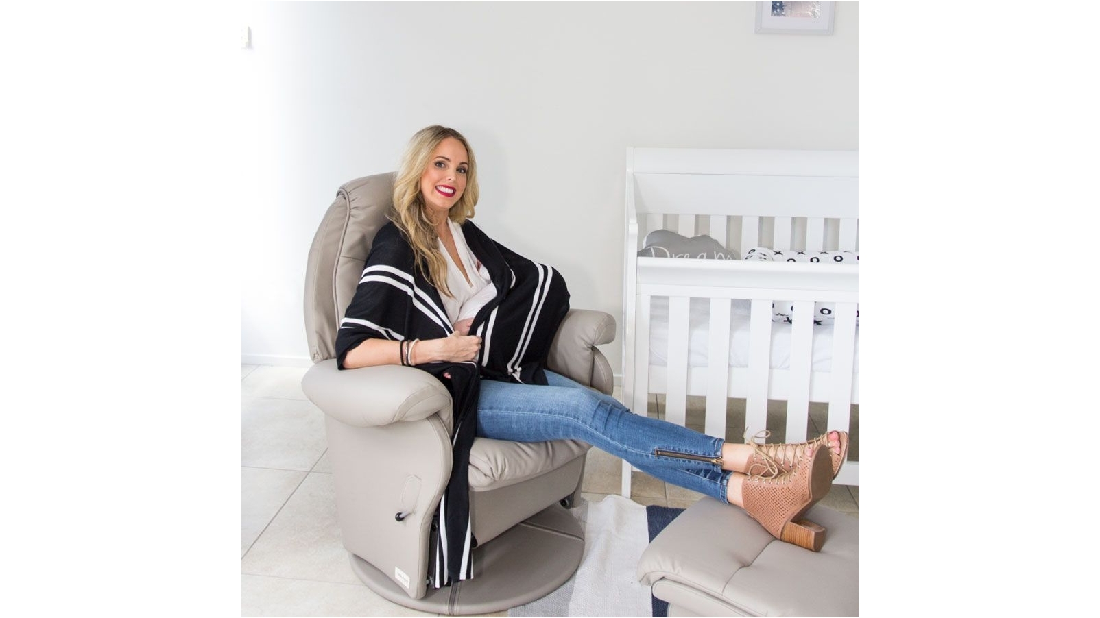 Babyhood Mums All In One Wrap - Black/White Stripe