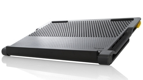 Targus Chill Mat with 4-port Hub