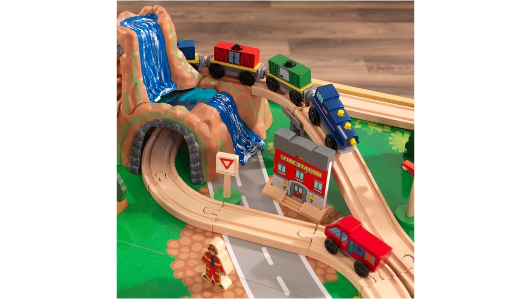 Adventure town railway train set online