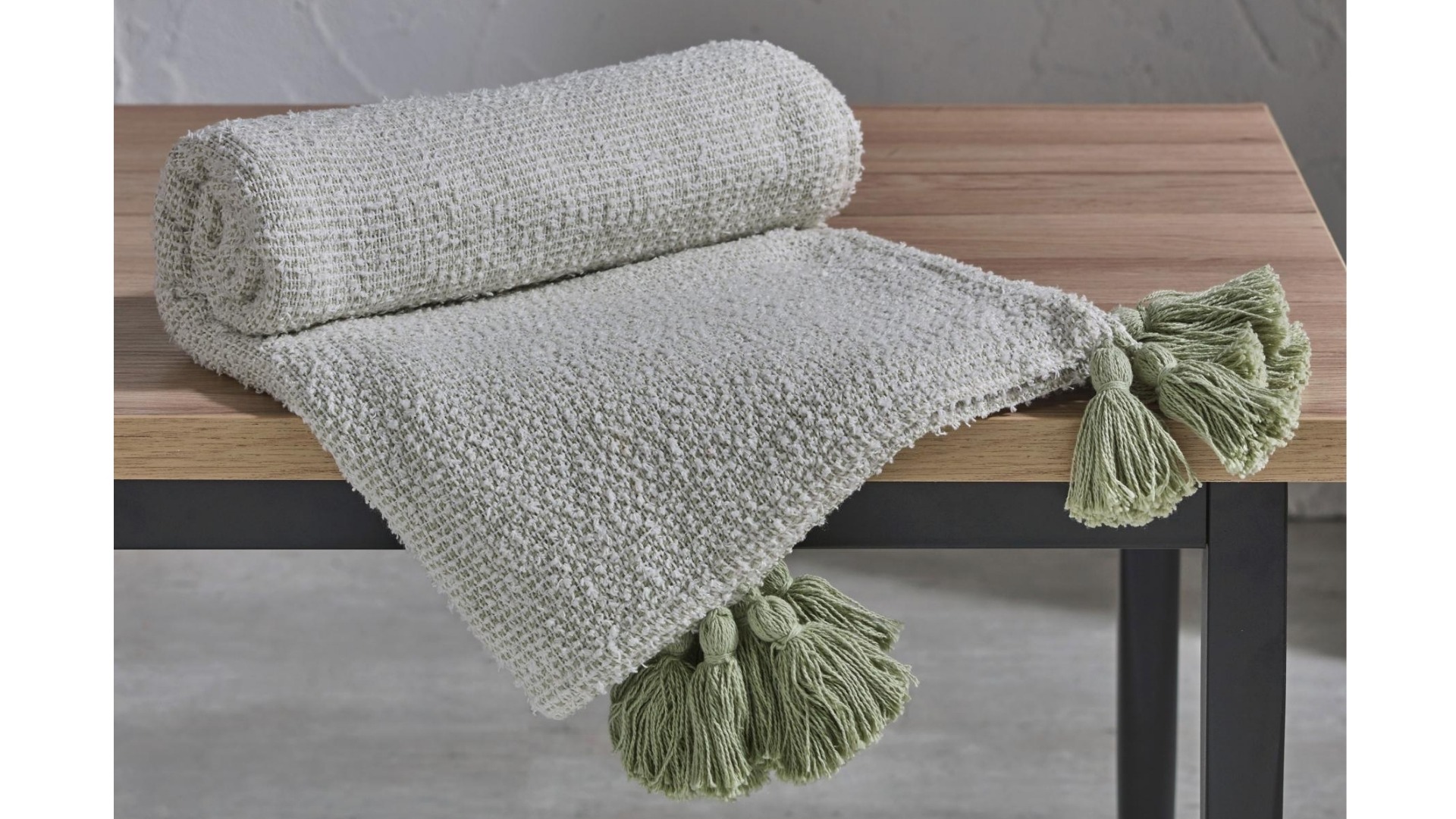 L'Avenue Postiano Chenille Throw - Fern