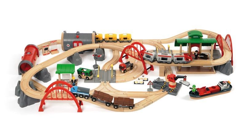 BRIO Pieces Deluxe Railway Set