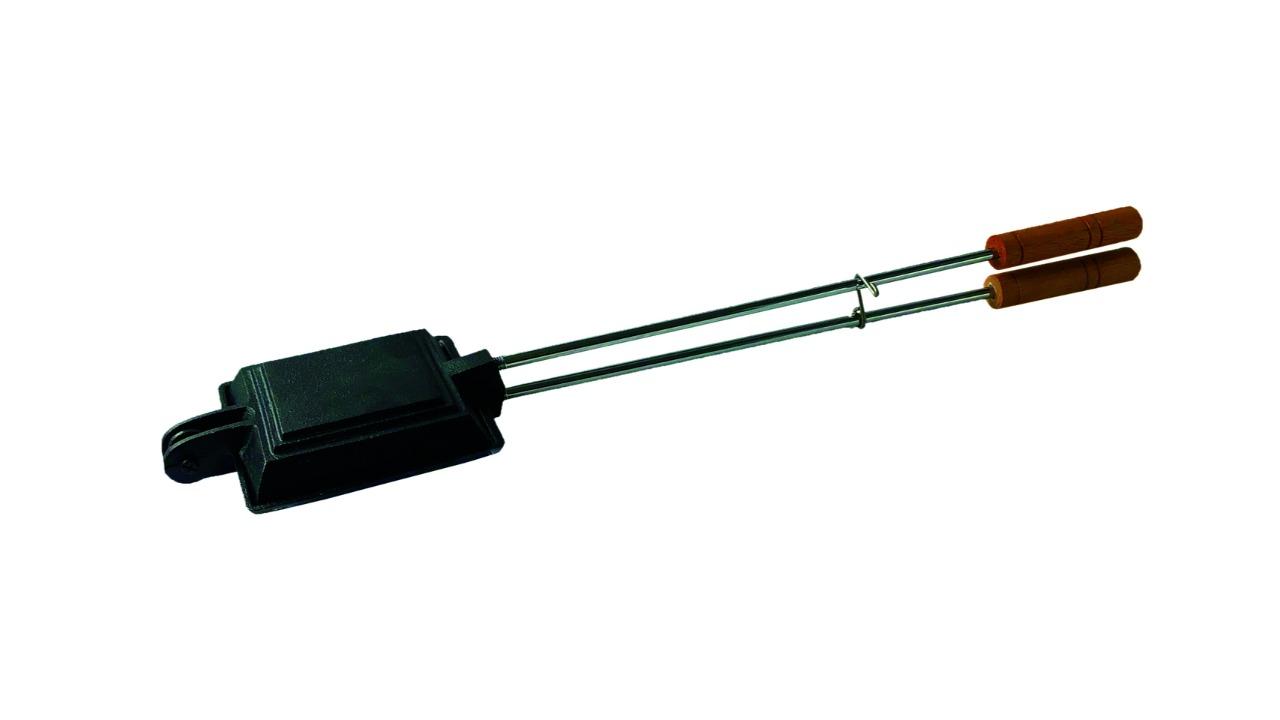 Wildtrak 39cm Single Jumbo Jaffle Iron Camping Cookware Sandwich Maker - Black