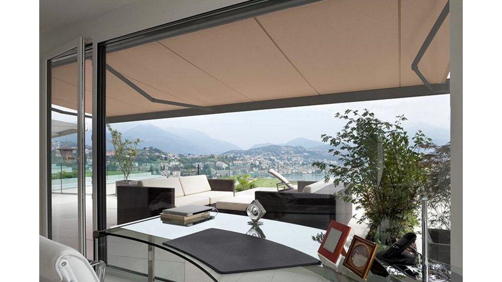 Advaning Classic 13x10-inch 3.96x3.05m Electric Acrylic Retractable Awning