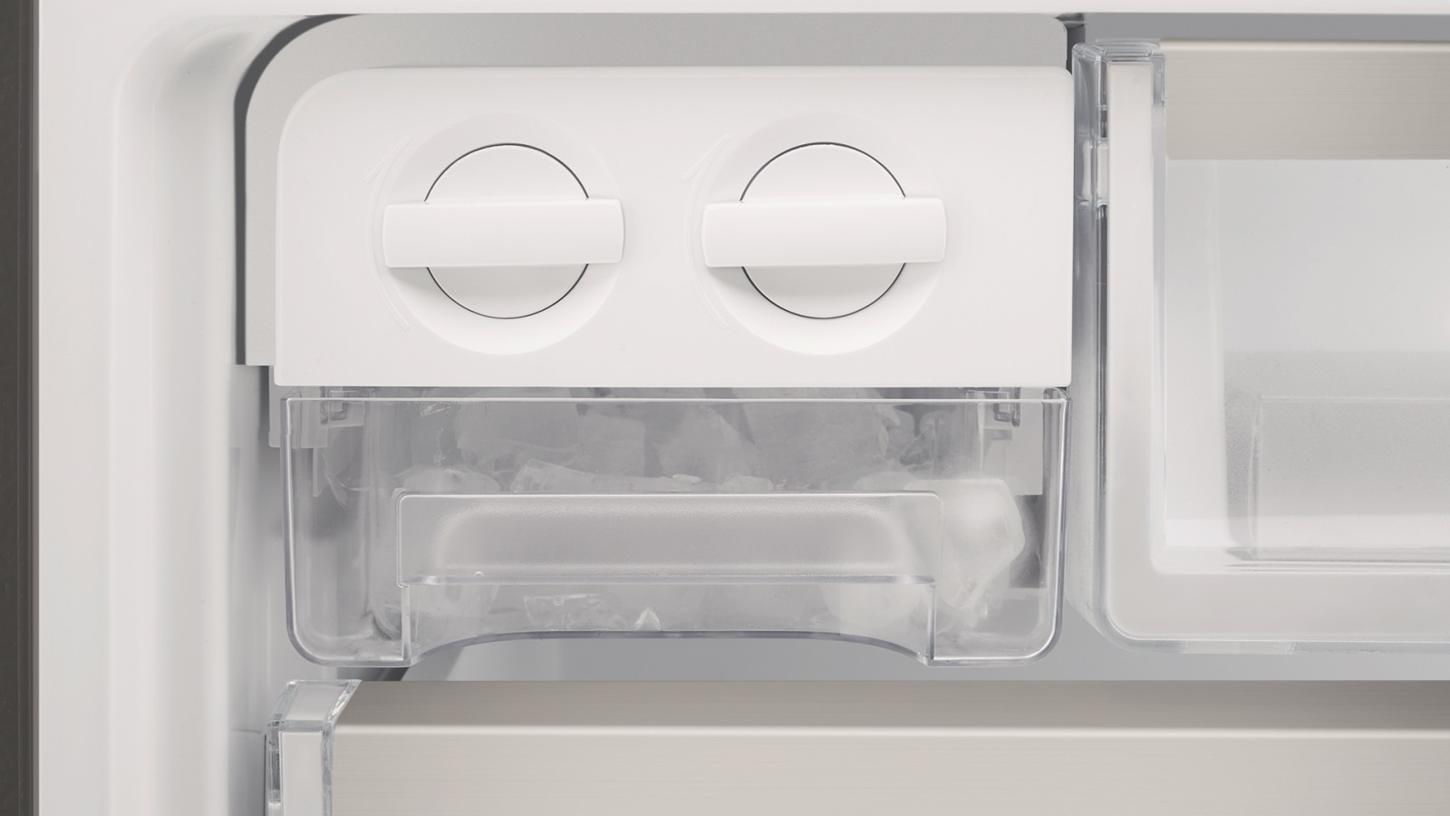 Electrolux 496L Bar Handle Right Hinge Bottom Mount Fridge Dark