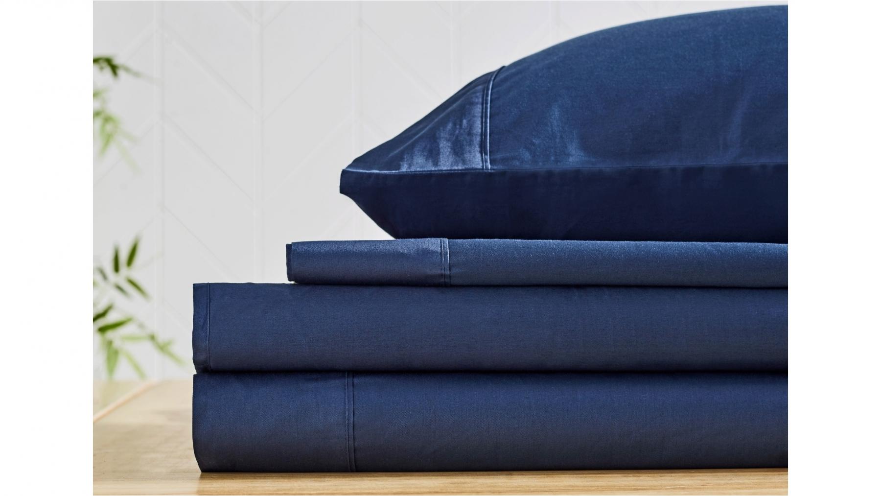 L'Avenue 300 Thread Count Navy Fitted Sheet - Double