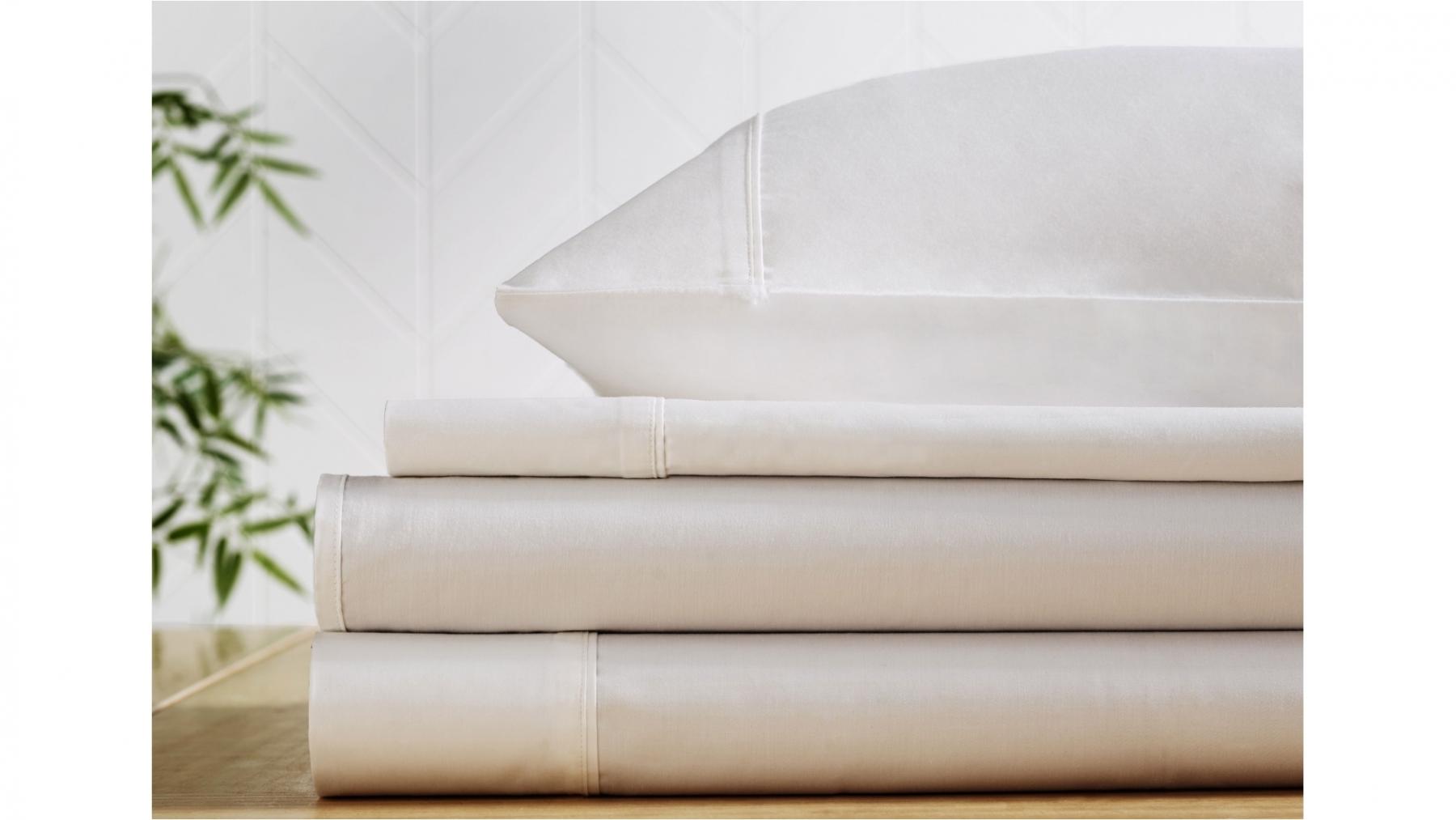 L'Avenue 300 Thread Count White Fitted Sheet - Double